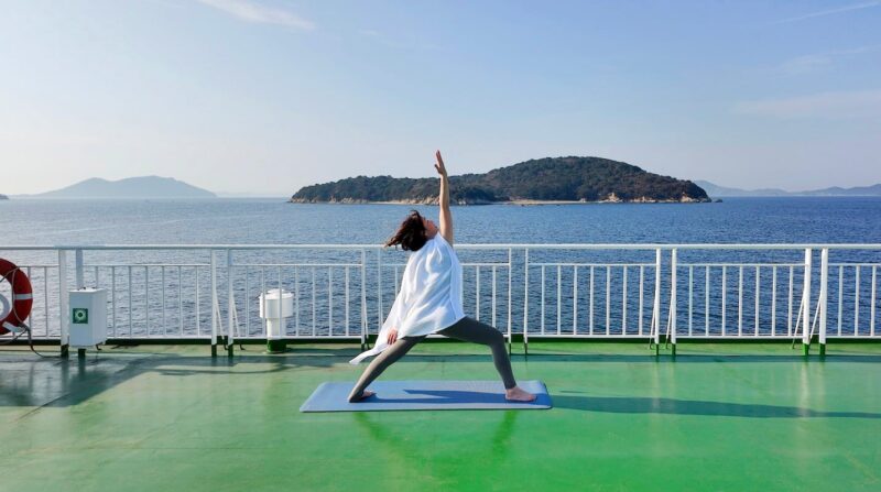 船上ヨガ　海が見えるヨガ　海を見ながらヨガ　瀬戸内海ヨガ　国際両備フェリー　ON船