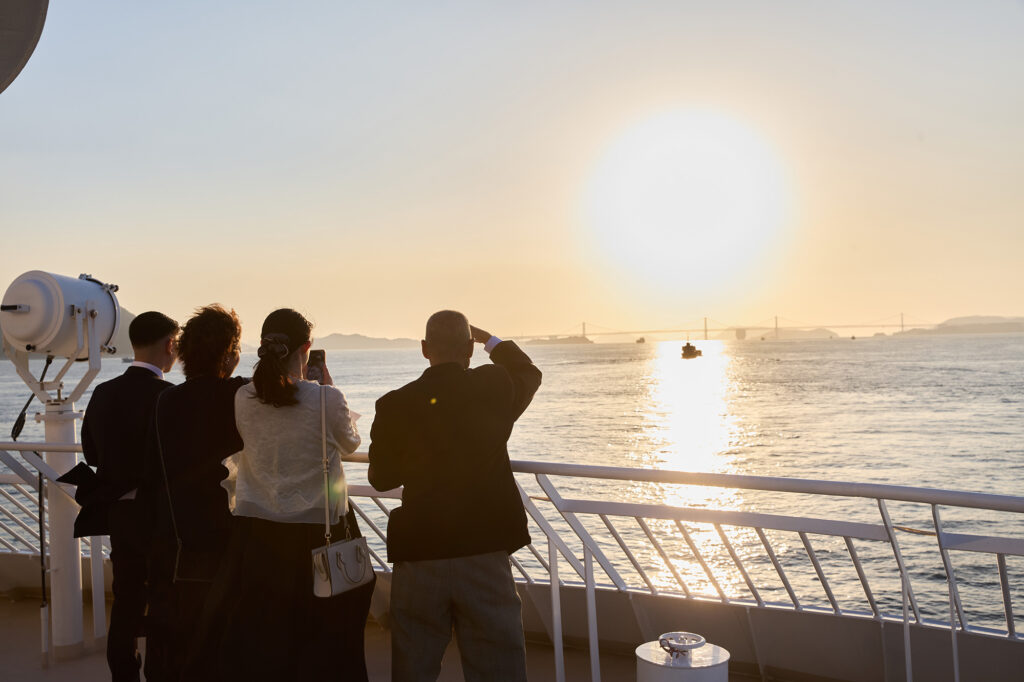 国際両備フェリー おりんぴあどりーむせと チャータークルーズ 貸切遊覧 瀬戸大橋をくぐる 出版記念パーティー 船上パーティー