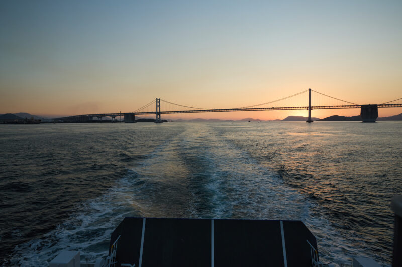 船上パーティーは、その舞台そのものが地域の個性を体現できる特別な空間。瀬戸内地域の魅力、多島美